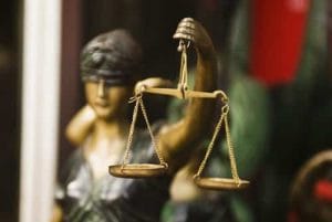 Cliente cobrado ilegalmente ganha direito de receber R$ 12 mil de indenização | Juristas