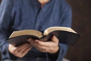 Norma municipal que previa leitura da Bíblia antes das sessões legislativas é inconstitucional | Juristas