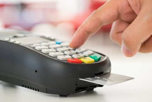 Empresa que não conferiu identidade do comprador terá que arcar com fraude em cartão de crédito | Juristas