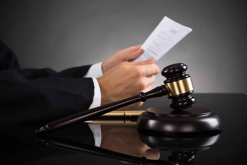 Superior Tribunal de Justiça confirma possibilidade de pedido genérico de dano moral e material 1 | Juristas Créditos: Andrey_Popov/Shutterstock.com
