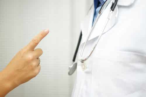 Falso médico que aplicou golpe é condenado à prisão 1 | Juristas Falso médico que aplicou golpe é condenado à prisão | Juristas