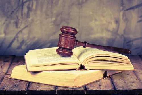 Empresa e seguradora são condenadas por demora em dar solução a sofá defeituoso 1 | Juristas Créditos: Billion Photos / Shutterstock.com