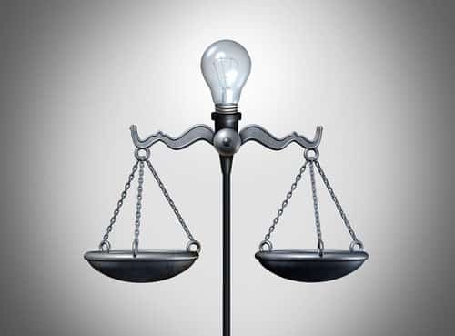 Cliente inadimplente que fez confusão dentro da Celesc não tem direito a indenização 1 | Juristas Créditos: Lightspring / Shutterstock.com