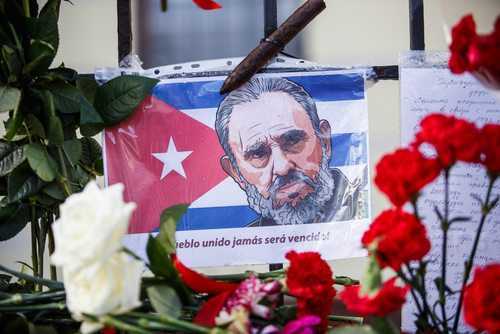 Cuba aprova lei proibindo dar nome de Fidel Castro a locais públicos | Juristas