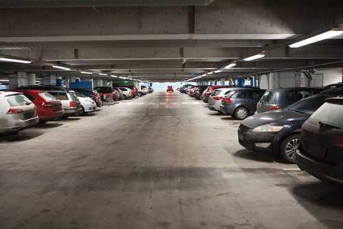Box em garagem não faz parte de apartamento e pode ser penhorado separadamente 1 | Juristas Créditos: Kekyalyaynen / Shutterstock.com