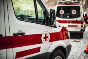 Justiça paulista absolve homem que atacou ambulância com espada 1 | Juristas Grávida esquecida em ambulância receberá indenização por danos morais