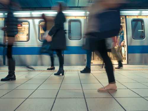 Ronda noturno das estações do MOVE agredido por usuários que se recusavam a pagar pelo uso de banheiros sujos receberá indenização | Juristas