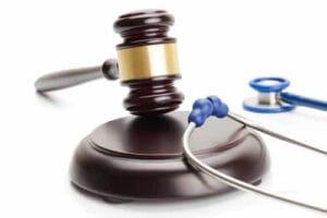 Estado de São Paulo deve indenizar mãe de recém-nascida após óbito sem cirurgia de emergência 3 | Juristas Casal que perdeu bebê por imprevidência médica receberá indenização de R$ 50 mil
