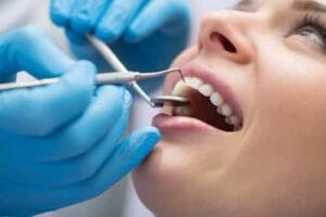 Dentista vítima de vídeo difamatório divulgado no YouTube, Facebook e WhatsApp será indenizada 1 | Juristas Dentista consegue reconhecimento de vínculo de emprego com clínica odontológica