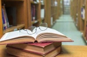 Oficial de justiça paraibano obtém doutorado em administração e propõe mudanças no judiciário 1 | Juristas Estudante de Direito confundido com marginal em capa de jornal receberá indenização