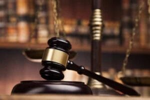 Estelionatário é condenado por uso de cheques sem fundo para obter empréstimos 1 | Juristas Justiça mantém condenação a estelionatário que desviou mais de R$ 150 mil de vítima