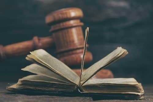 Empregada que sofreu acidente em viagem concedida como prêmio não obtém direito a indenização 1 | Juristas Empregada que sofreu acidente em viagem concedida como prêmio não obtém direito a indenização