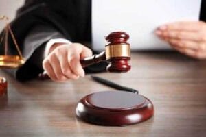 Juíza de Formosa/GO ameaça prender réu por ausência de advogado | Juristas