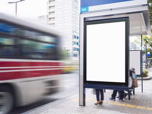 Idosa que caiu ao tentar entrar em ônibus será indenizada