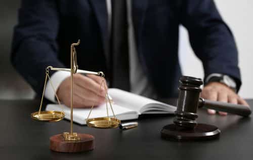 Justiça decreta indisponibilidade de bens de ex-prefeito de Formosa, estritório de advocacia e advogado 1 | Juristas Justiça decreta indisponibilidade de bens de ex-prefeito de Formosa, estritório de advocacia e advogado