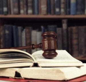 Moradora que teve casa danificada por entupimento de esgoto será indenizada 1 | Juristas Turma do TST rejeita agravo de estaleiro contra indenização a família de reparador atingido por guindaste