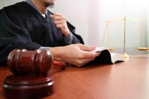 Caixa deve indenizar ex-moradores de conjunto habitacional em Foz do Iguaçu 4 | Juristas Negado pedido do ex-governador Arruda para quebra de sigilo de empresa envolvida na Caixa de Pandora
