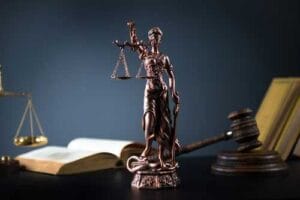 Comunicação entre Judiciário e bancos passará a ser feita de forma eletrônica 3 | Juristas Em nota, desembargador afirma que decisão de Moro 'atenta contra o Judiciário'