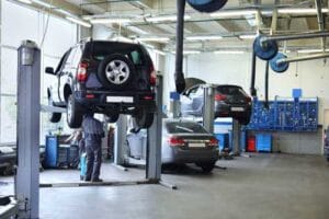 Empresa deverá ressarcir consumidora por cobrança abusiva de serviços automotivos 2 | Juristas Seguradora responde solidariamente por danos em veículo sob guarda de oficina credenciada