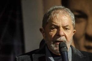 Moro condena ex-presidente Lula a 9 anos de prisão por corrupção e lavagem de dinheiro