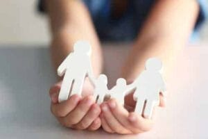 Retorno à família biológica não impede reconhecimento de paternidade socioafetiva após a morte 1 | Juristas Multiparentalidade só pode ser reconhecida se atender ao interesse da criança