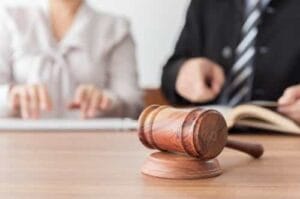 Justiça garante a filha não reconhecida por familiares o direito de receber herança | Juristas