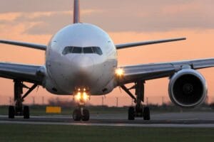 DANOS MORAIS | Empresas aéreas são condenadas a indenizar passageiros | Juristas