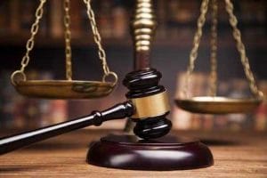 Balconista de quiosque que não podia ir ao banheiro deve ser indenizada por danos morais 1 | Juristas Balconista de quiosque que não podia ir ao banheiro deve ser indenizada por danos morais | Juristas