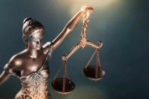 Negada liberdade a dupla acusada de tentar sacar R$ 9 milhões em precatórios com documentos falsos | Juristas