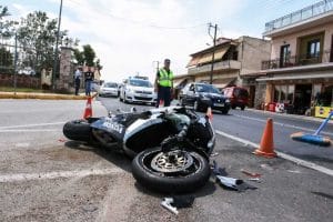 Autoescola bancará prejuízo de aprendiz de moto que sofreu acidente em aula prática | Juristas
