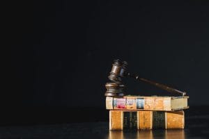 Professora que convivia com filhas adotivas há 12 anos tem prorrogação de licença-maternidade negada 1 | Juristas Mãe Adotiva