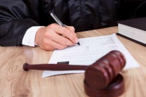 Julgamento de HC antes de pedido semelhante a juiz é supressão de instância 1 | Juristas julgamento de hc - juiz