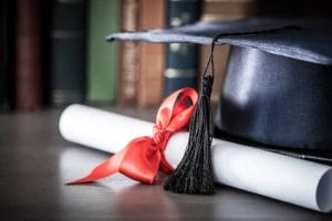 Por atraso na expedição de diploma justiça condena instituição de ensino a distância 1 | Juristas diploma de curso superior
