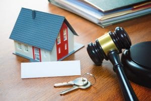 Casal que teve assinaturas falsificadas em ação de desapropriação de imóvel deve ser indenizado 1 | Juristas Unidade Habitacional
