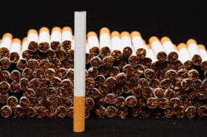 Paraguaio flagrado transportando 420 mil carteiras de cigarro tem condenação por contrabando mantida pelo TRF4 1 | Juristas cigarros