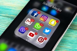 Juiz é obrigado a renunciar após postagem nas redes sociais 1 | Juristas Redes Sociais do Beach Bar - Restaurante Taiko