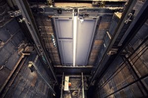 Condomínio deve indenizar moradoras e visitantes que ficaram presos em elevador 2 | Juristas Condomínio deve indenizar moradoras e visitantes que ficaram presos em elevador | Juristas