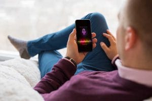 Funcionário da Apple diz que empregados ouvem gravações da Siri 2 | Juristas Funcionário da Apple diz que empregados ouvem gravações da Siri