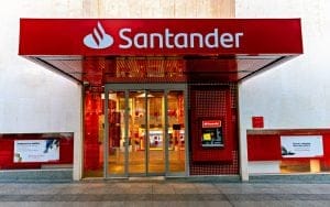 Santander é multado pelo Procon-MG por incluir clientes indevidamente em lista de devedores