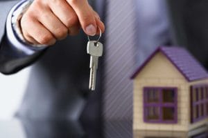 Imobiliária é condenada por uso parte da marca de concorrente 1 | Juristas Imobiliária pagará indenização por não entregar imóvel dentro do prazo
