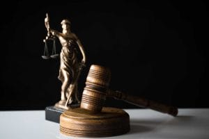 Gerente de banco é condenado por furto qualificado devido a empréstimos em nome de parente 3 | Juristas transpetro - Operação Lava Jato