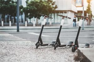 Prefeitura de SP publica decreto que regulamenta uso de patinetes 