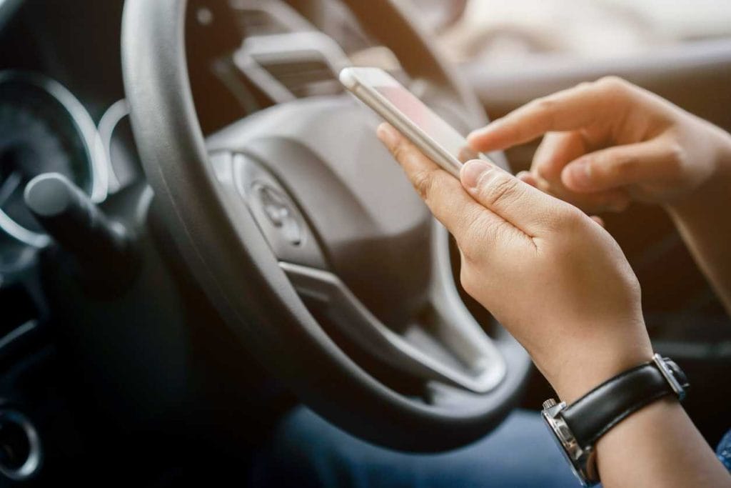 Uber indenizará passageiros após motorista levar pertences 1 | Juristas Uber indenizará passageiros após motorista levar pertences