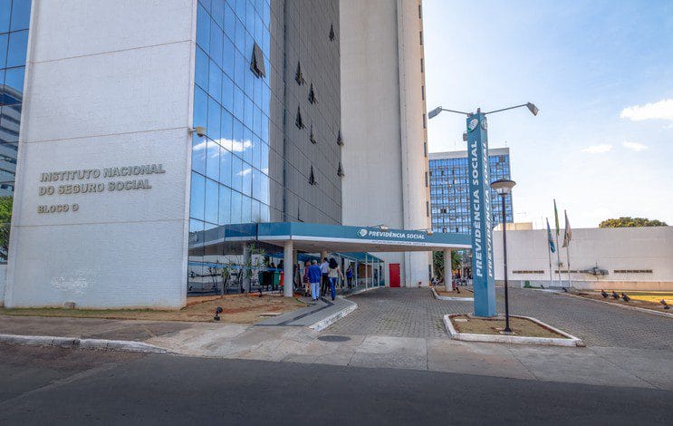 Modelo Petição - FGTS Correção de TR para INPC - IPCA 4 | Juristas Aposentadoria Rural / INSS / concessões fraudulentas / Previdência Social