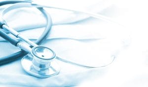 Plano de Saúde Amil deverá indenizar usuário por recusar reembolso de cirurgia de urgência 1 | Juristas Plano de Saúde Amil
