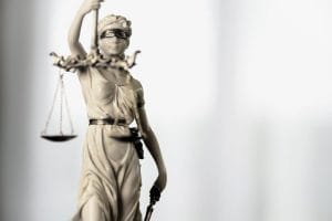 Estado de Santa Catarina é condenado a indenizar família de estudante que caiu em pátio de colégio 1 | Juristas Estado de Santa Catarina
