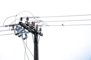 Justiça determina que Neoenergia e Aneel se manifestem sobre aumento na tarifa em Pernambuco 1 | Juristas Poste de energia elétrica