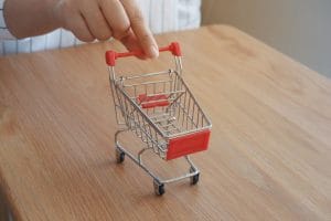 Multas mantidas para supermercado que expunha produtos vencidos 3 | Juristas Dano moral para mulher