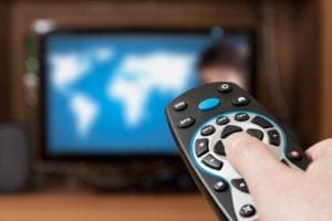 Justiça mineira determina que fabricante conserte TV vendida com defeito | Juristas