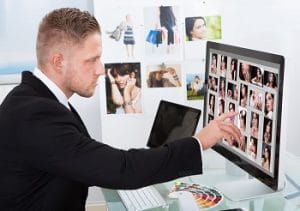 Candidato deve indenizar mulher por uso indevido de fotografia em propaganda eleitoral | Juristas